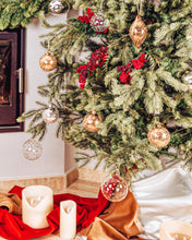 Cargar imagen en el visor de la galería, Adorno de cristal dorado