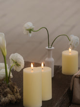 Cargar imagen en el visor de la galería, Éterna Trio · Velas LED de cera real en marfil · Pack de 3