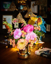 Cargar imagen en el visor de la galería, Orquídea Gloriosa Hiperrealista