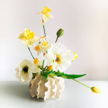 Cargar imagen en el visor de la galería, Narcisos artificiales