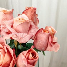 Cargar imagen en el visor de la galería, Ramo Patricia + Jarrón Mirros L