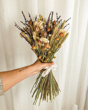 Cargar imagen en el visor de la galería, Web Decoco Arreglos Ramo Campo Lavanda