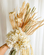 Cargar imagen en el visor de la galería, Web Decoco Arreglos Ramo Tormenta Blanca 11