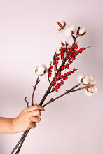 Cargar imagen en el visor de la galería, Web Decoco Producto Bayas Rojas Y Algodón 1