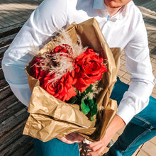 Cargar imagen en el visor de la galería, Ramo Romántico Varios Tamaños