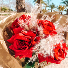 Cargar imagen en el visor de la galería, Ramo Romántico Varios Tamaños