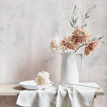 Cargar imagen en el visor de la galería, Dalia Crema Hiperrealista
