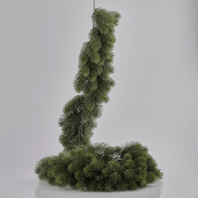 Cargar imagen en el visor de la galería, Guirnalda Pino Artificial Hiperrealista
