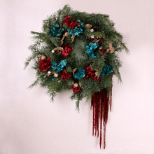 Cargar imagen en el visor de la galería, Coronas artificiales de cedro
