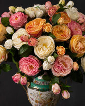 Cargar imagen en el visor de la galería, Rosa blanca cerrada real touch
