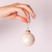 Cargar imagen en el visor de la galería, Web Decoco Producto Amarilis Rojo Jarron Ringy Musgo Preservado 5
