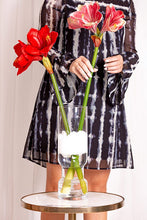 Cargar imagen en el visor de la galería, Amaryllis Artificiales
