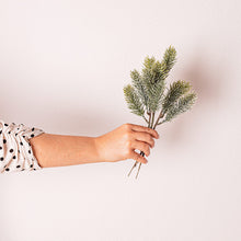 Cargar imagen en el visor de la galería, Web Decoco Producto Navidad Rama Pino Escarchada
